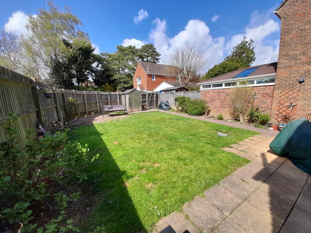 Rear garden 1.jpg