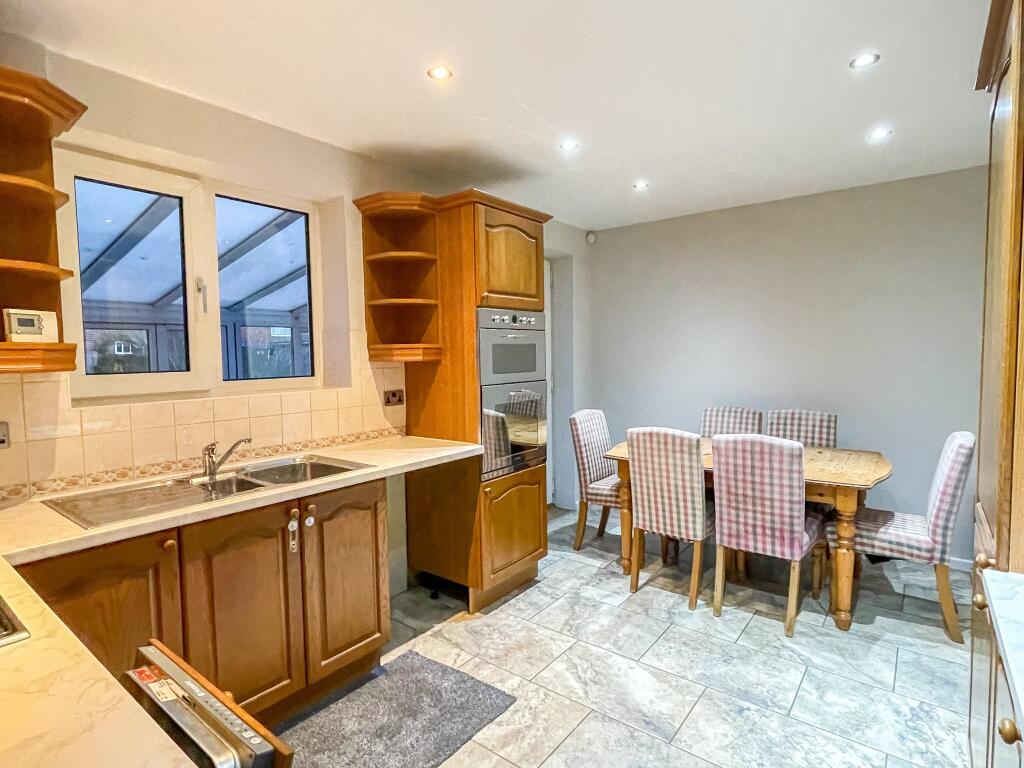 Kitchen diner2