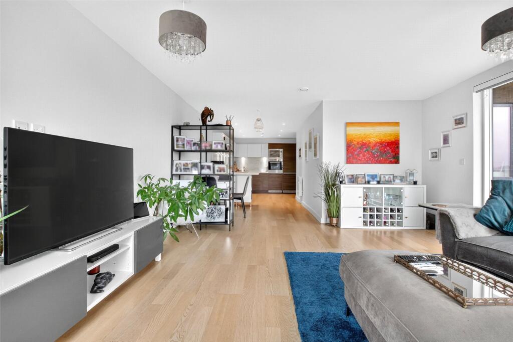 Dorchester Mansions, Old Bracknell Lane West, Bracknell, Berkshire, RG12