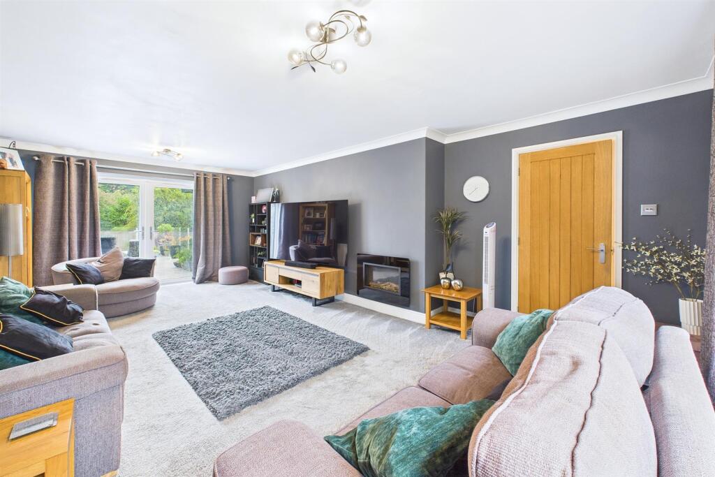 Living Room 2.jpg