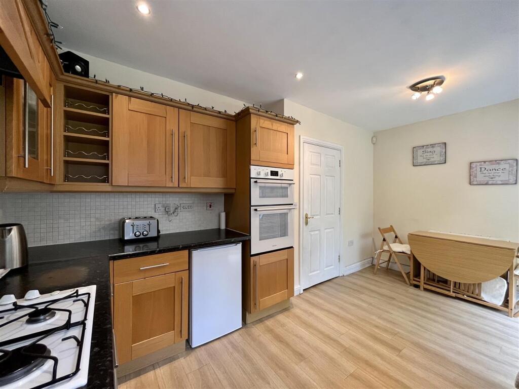 Breakfast Kitchen Aspect 3