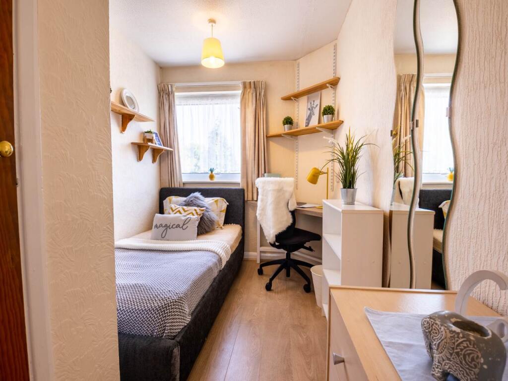 26_Bramshaw_Road_Can
