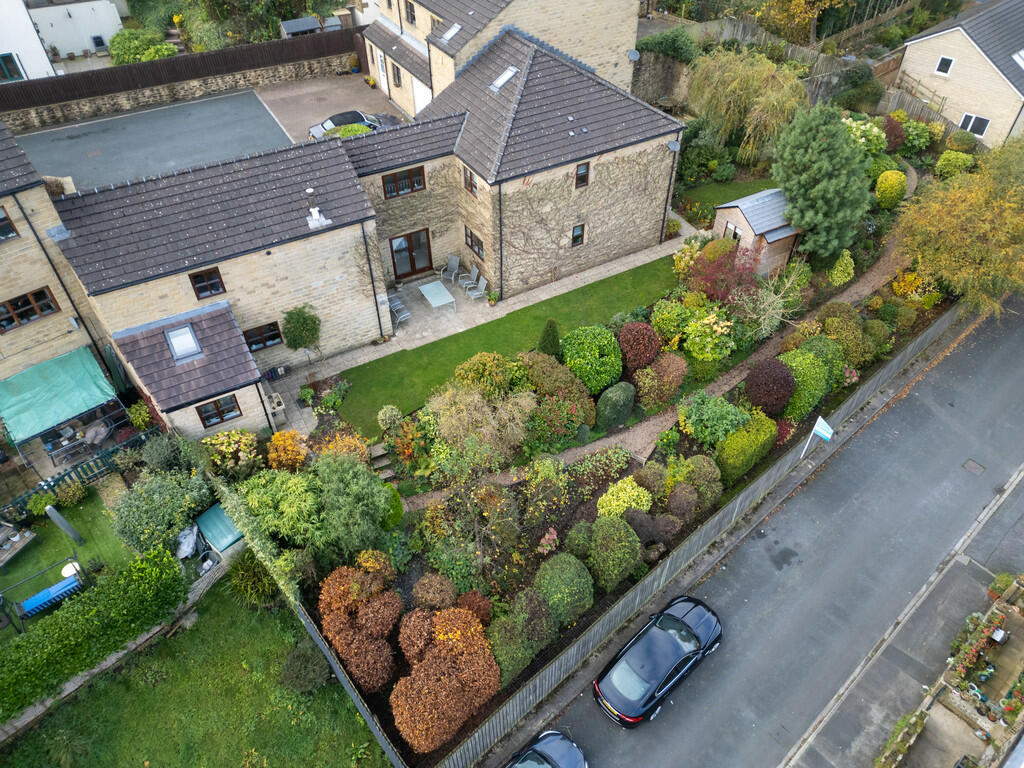 10 Baileys Croft-...