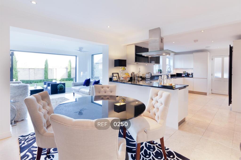 Kitchen &amp; Living room