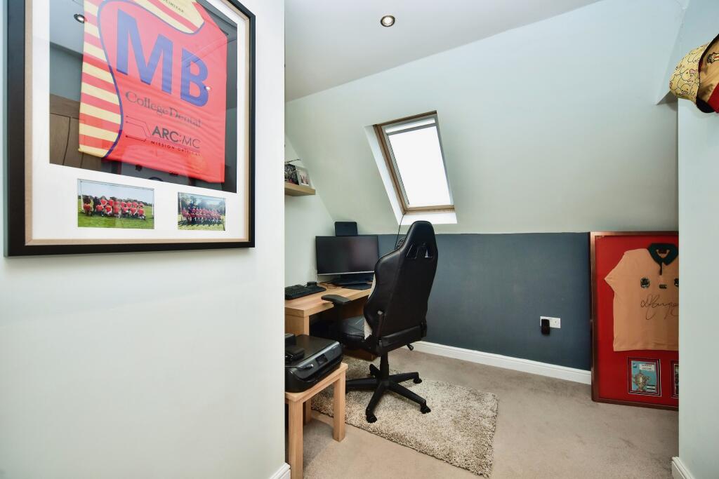 Bedroom 5 (2)