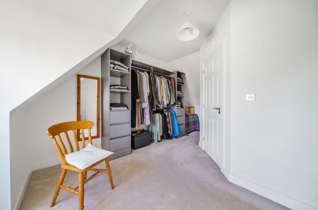 Bed Five/Dressroom