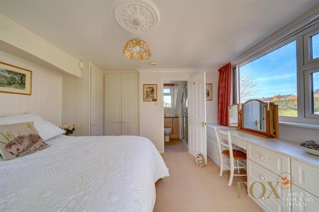 23 Old Road North (19).jpg