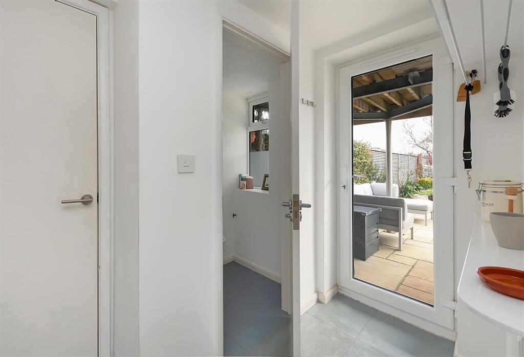 Island Wall, Whitstable