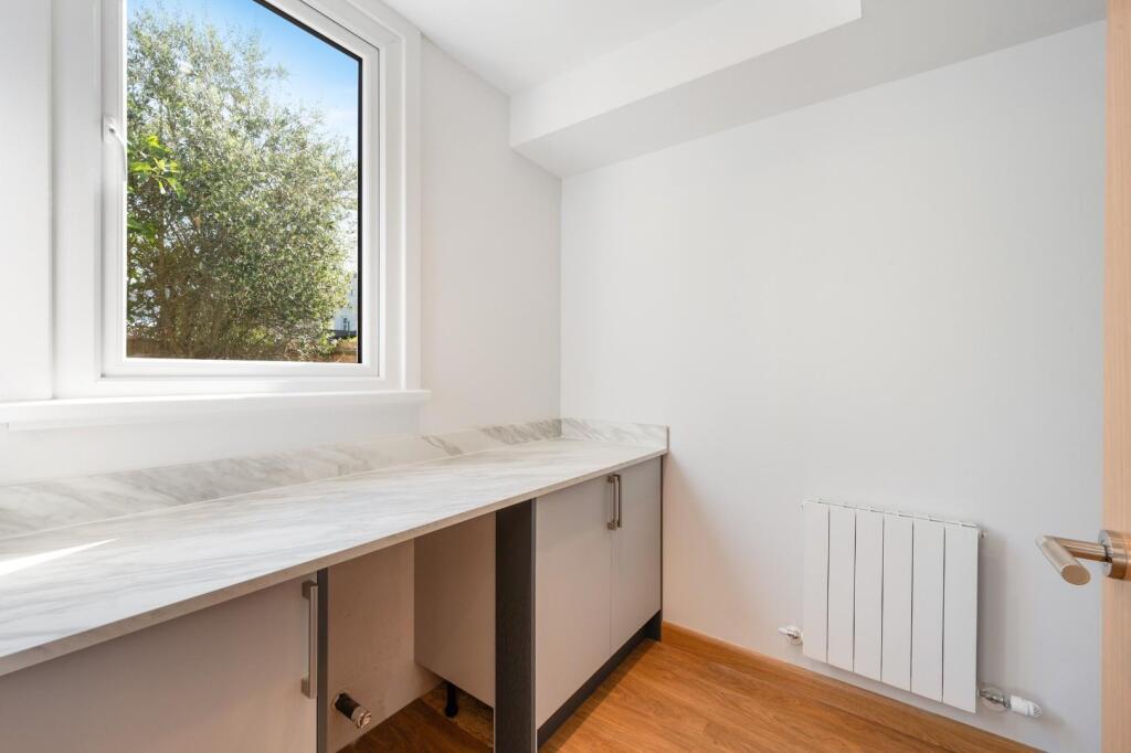 EWELL PARK WAY  (3).jpg