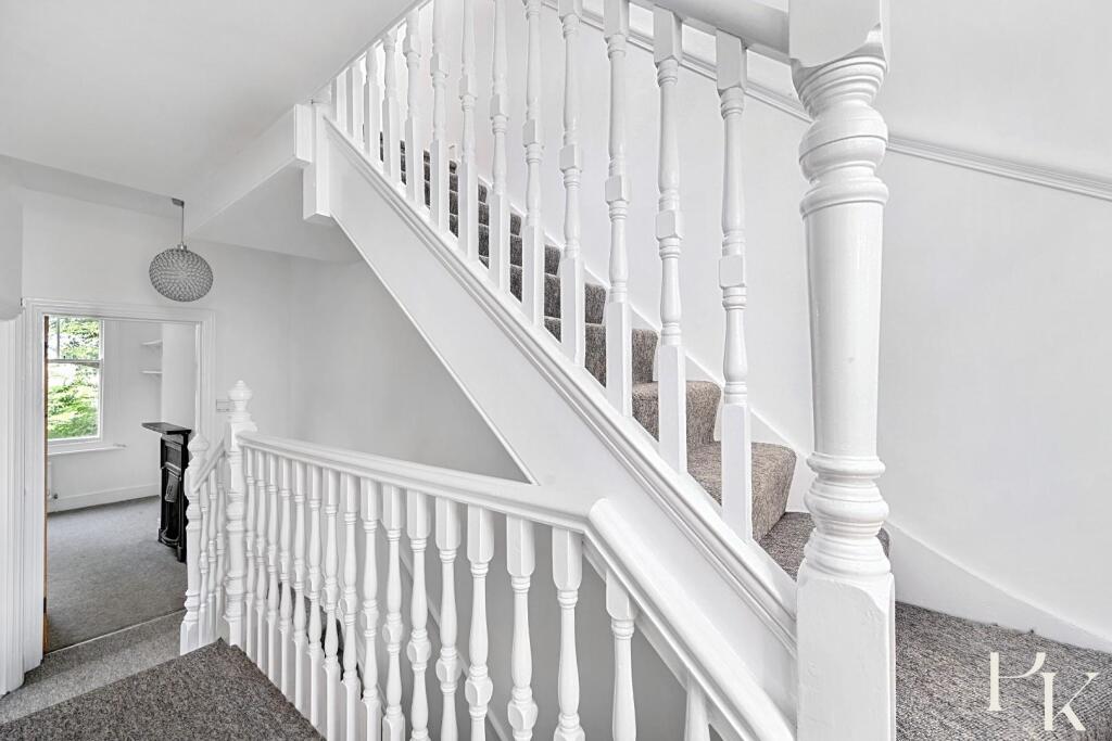 17 Marine Avenue BN3 (17).jpg