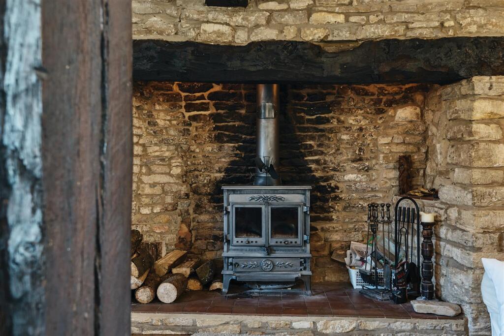 Walnut Tree Cottage, 35-36 Tathall End, Hanslope (