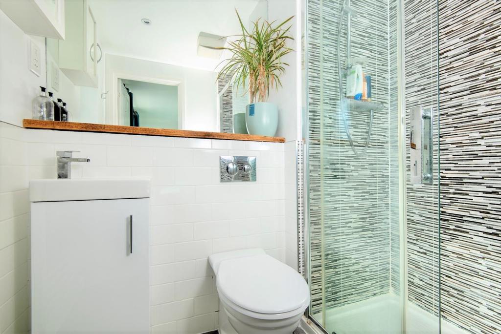 En Suite.jpeg