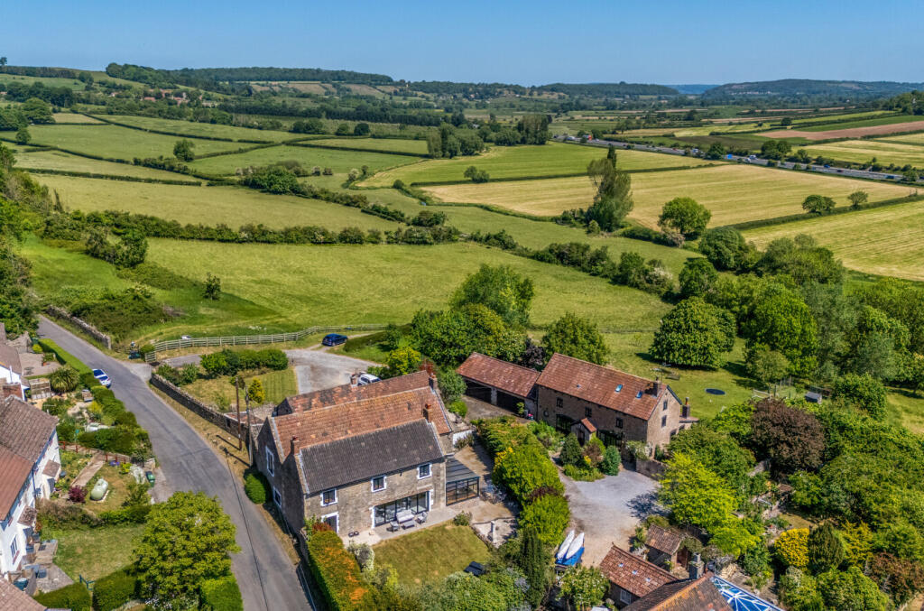 1281793-1-682a4c8...