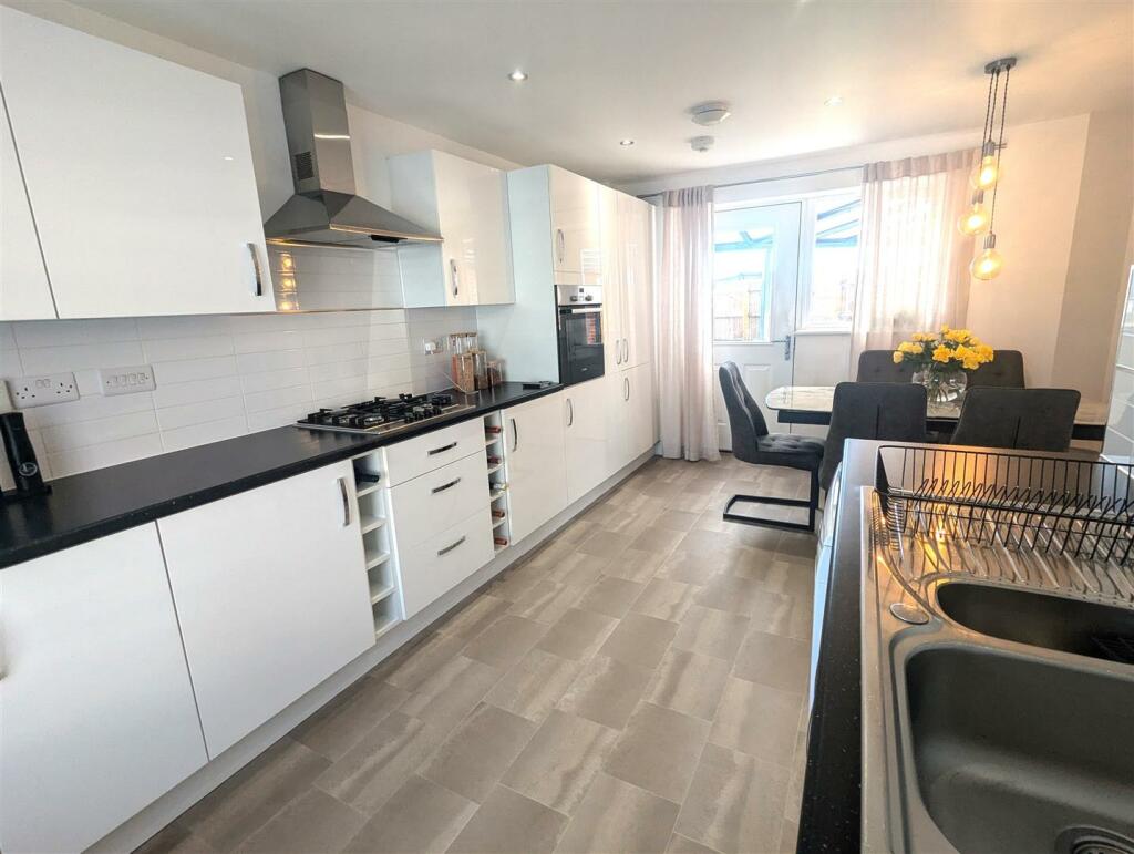 Kitchen diner