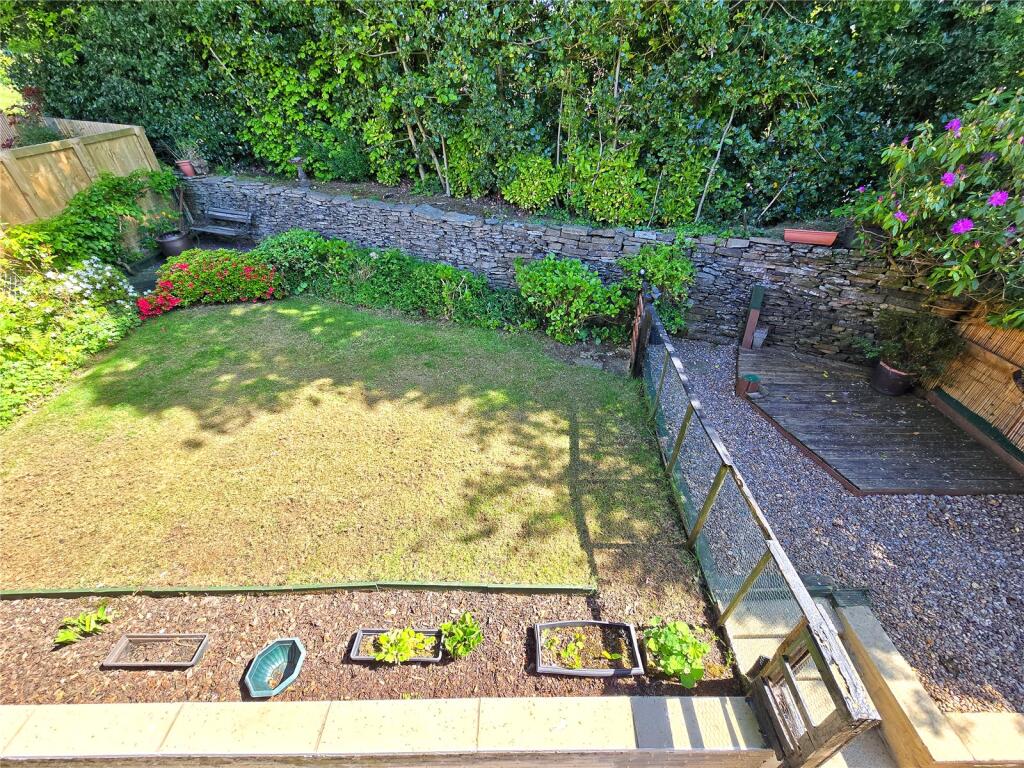 Patio &amp; Lawn Gardens