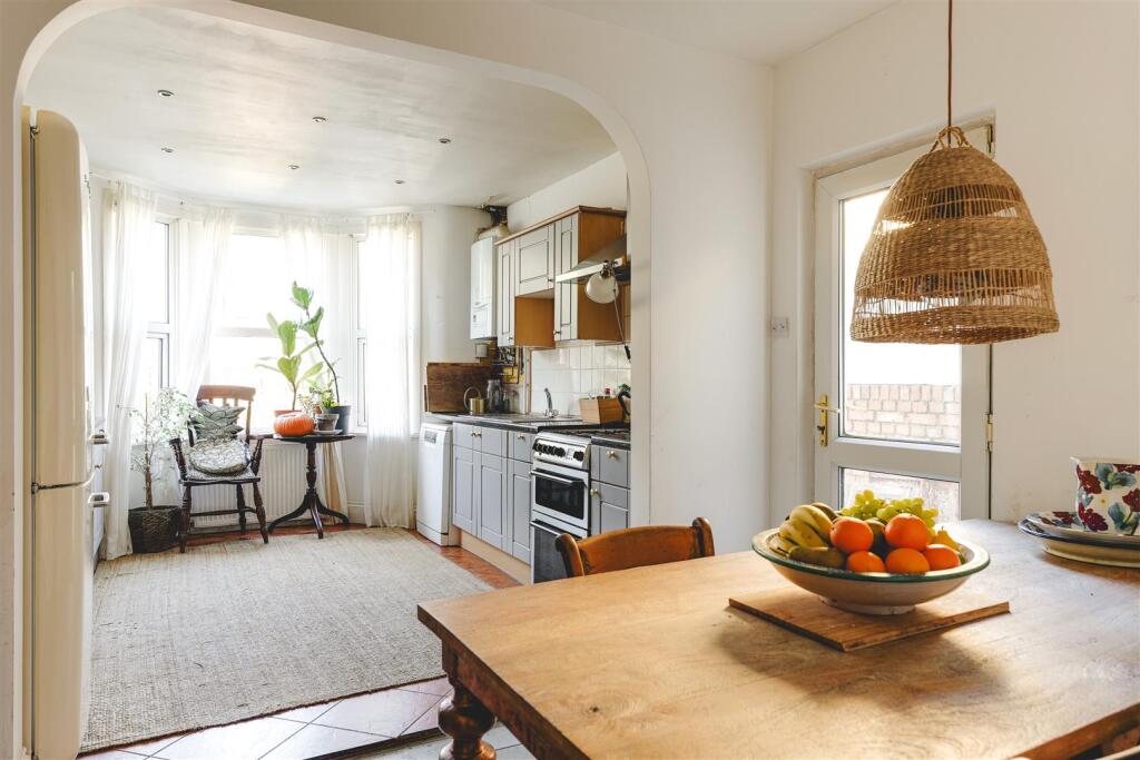 Mildenhall Road-16.jpg