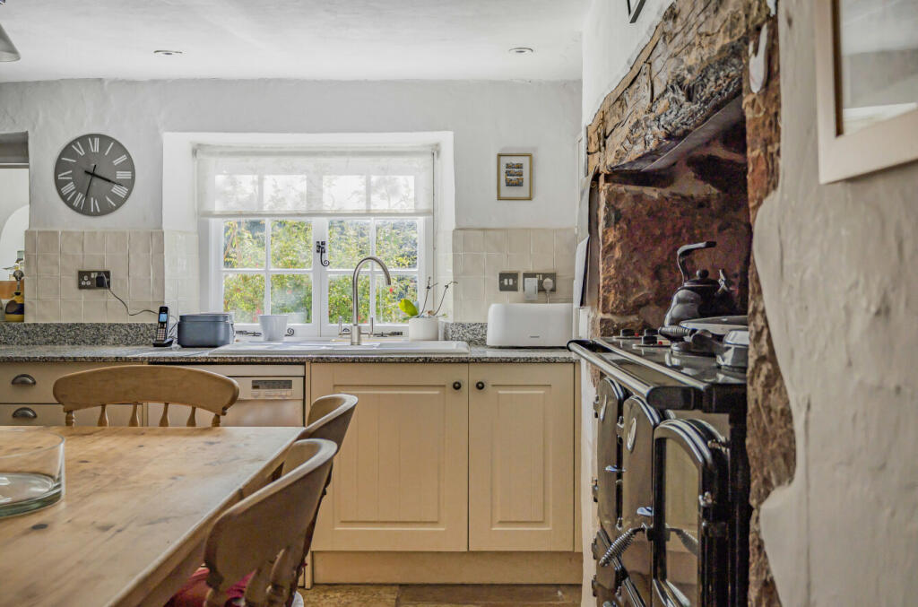 Kitchen &amp; Range