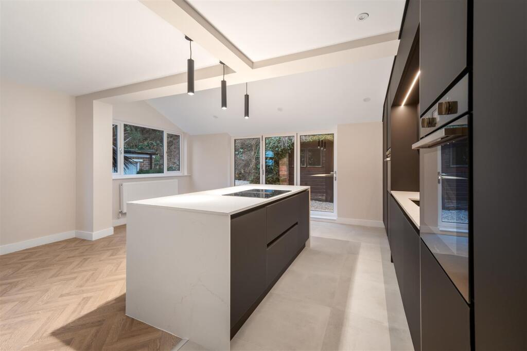 176 Nottingham Rd Burton Joyce Nottingham NG14 5BD