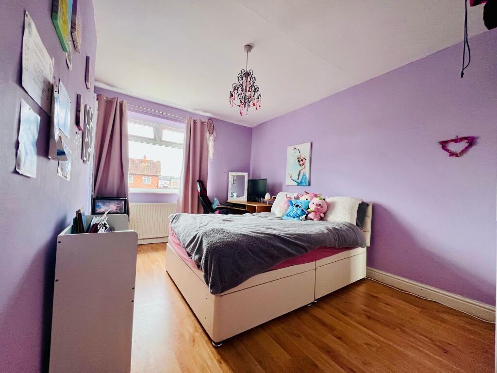 BEDROOM.jpeg