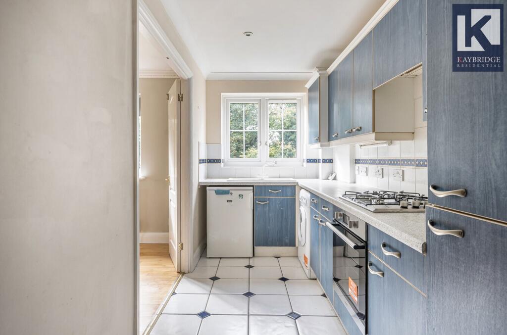 Corner Farm Close, Tadworth - KT20 5SJ