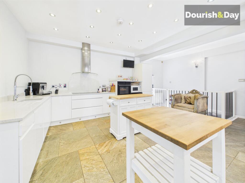 Open Plan Kitchen / Living Diner