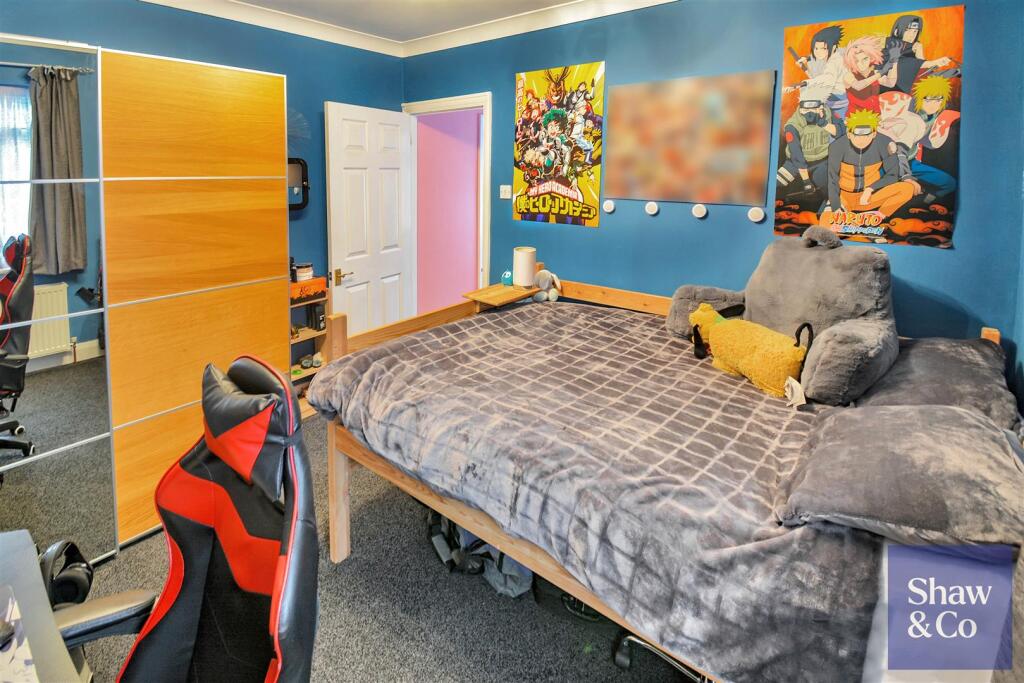Bed3.jpg