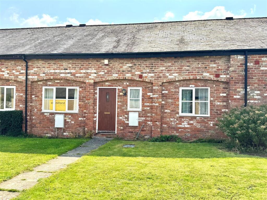 10 Easenby Close.jpg