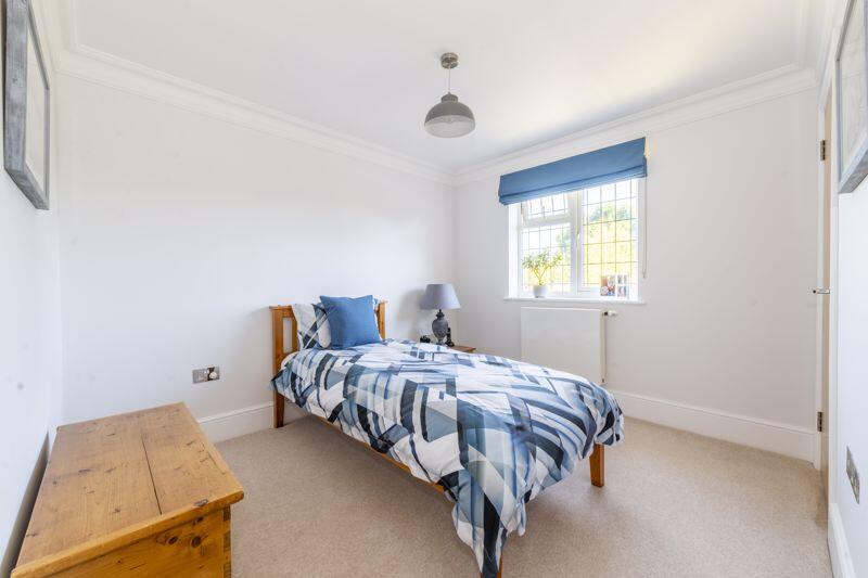 Bedroom 5 - Photo 2