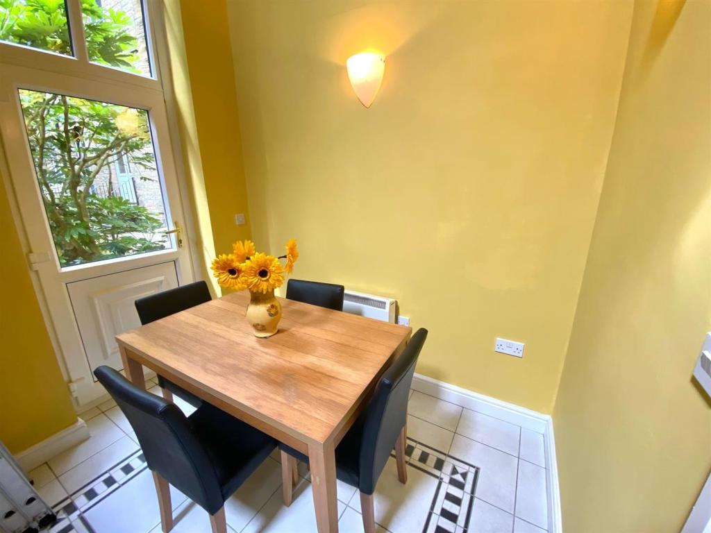 dining area.jpg