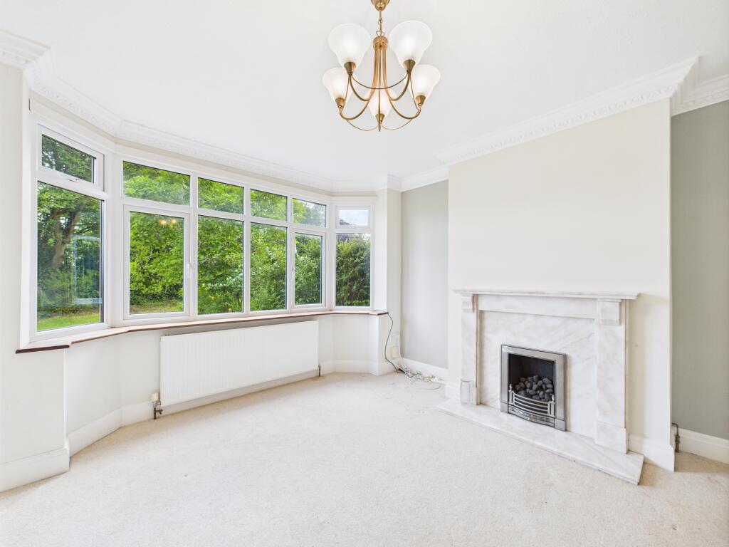 Sitting/Dining Room