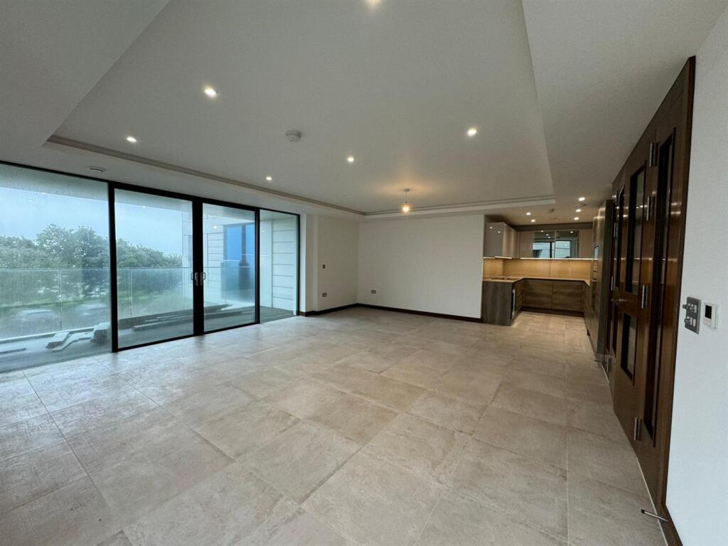 Reception room 1.jpg