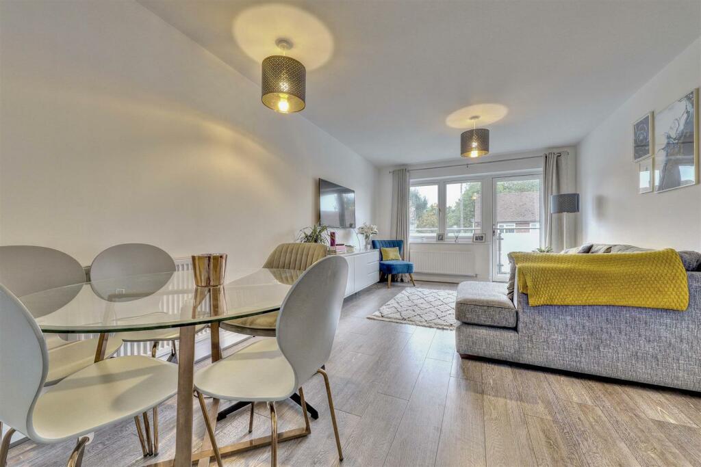 Dining/living area