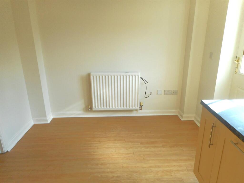 KITCHEN DINING ROOM