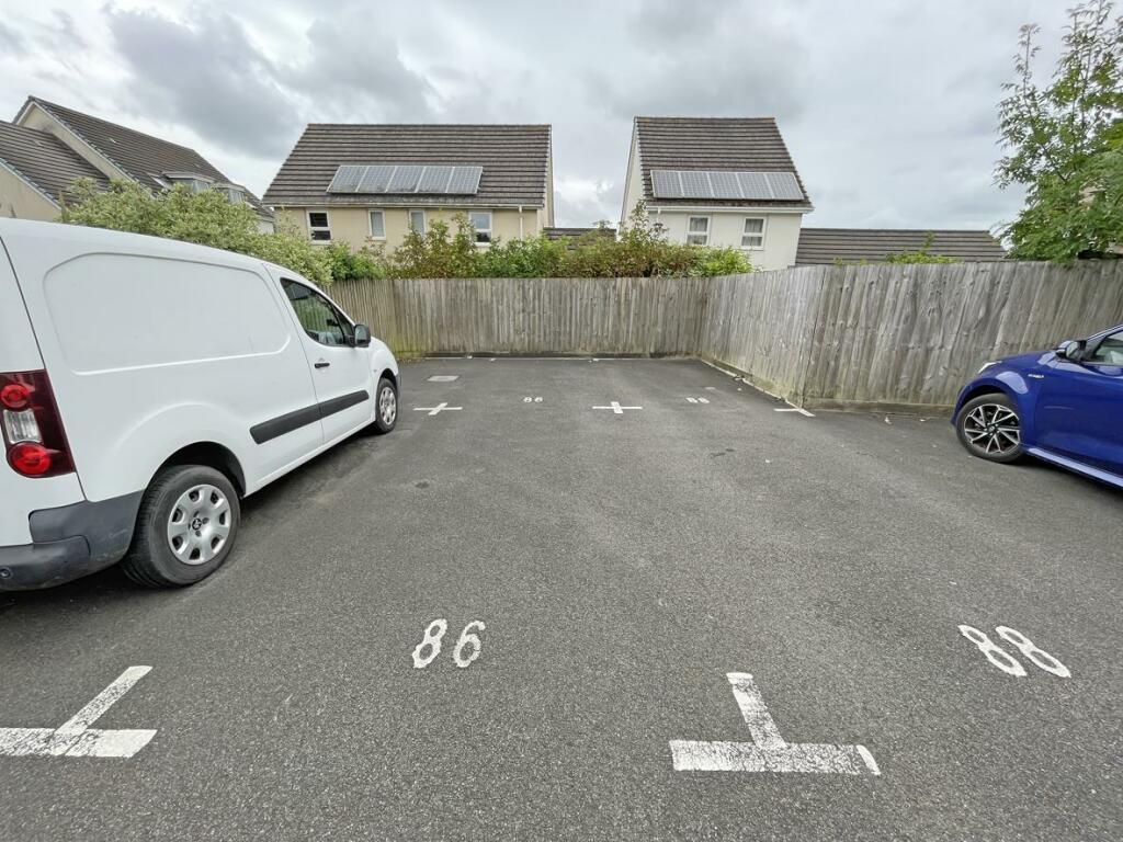 Efford Road 86 - Parking.jpg
