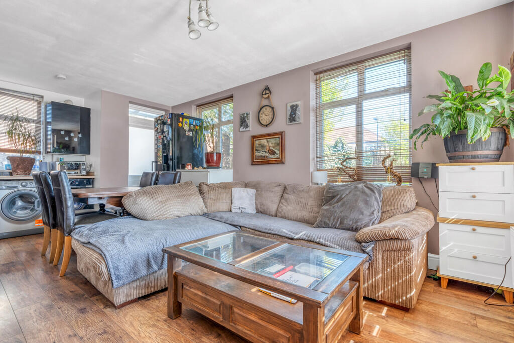 Hawthorne Gardens...