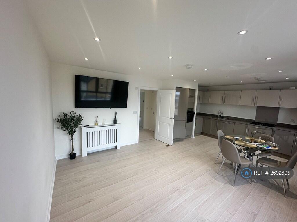 Kitchen/Lounge All View