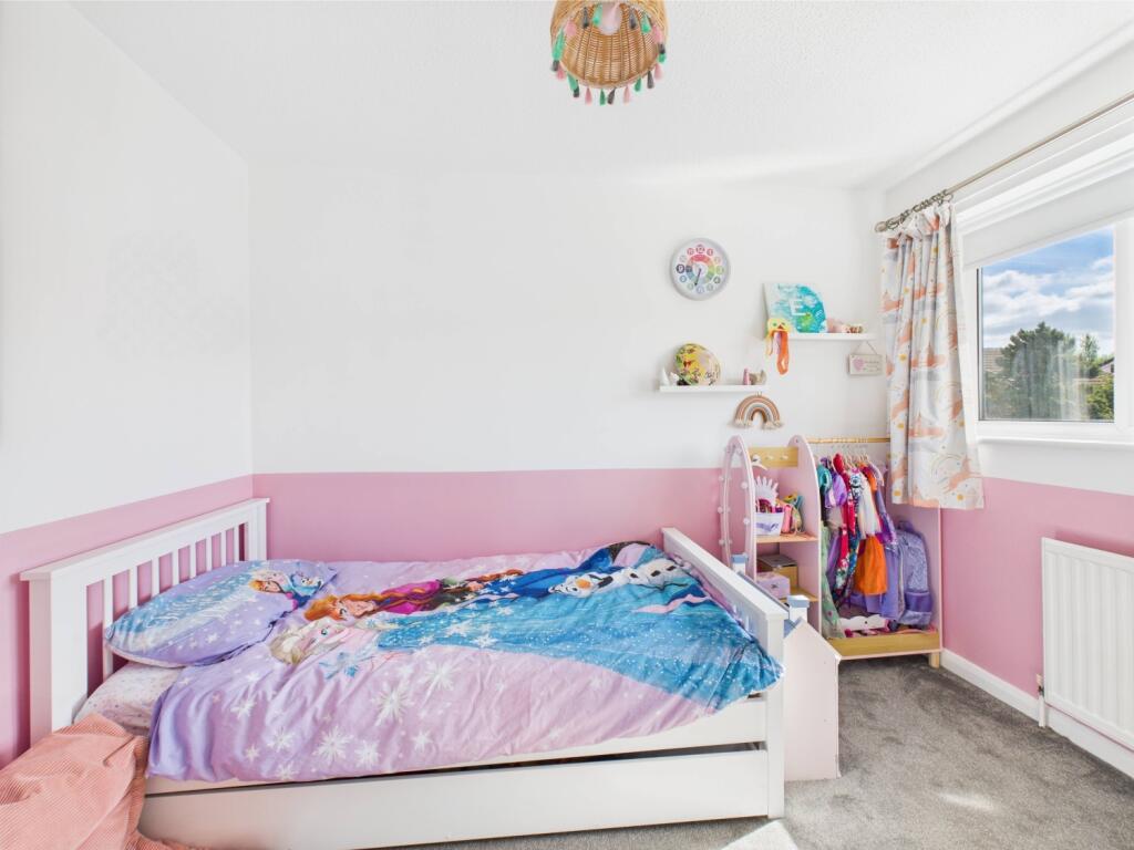 CAM03729G0-PR0032-STILL019