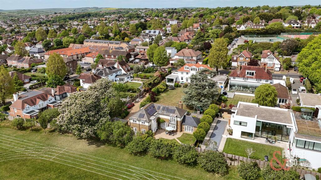 The Droveway, 22A-031.JPG