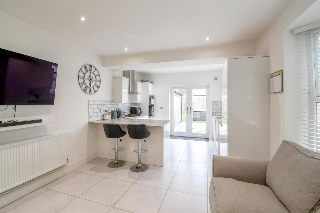 Kitchen/Living Area