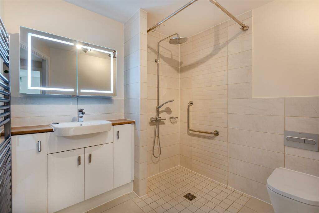 8630007-interior10.jpg