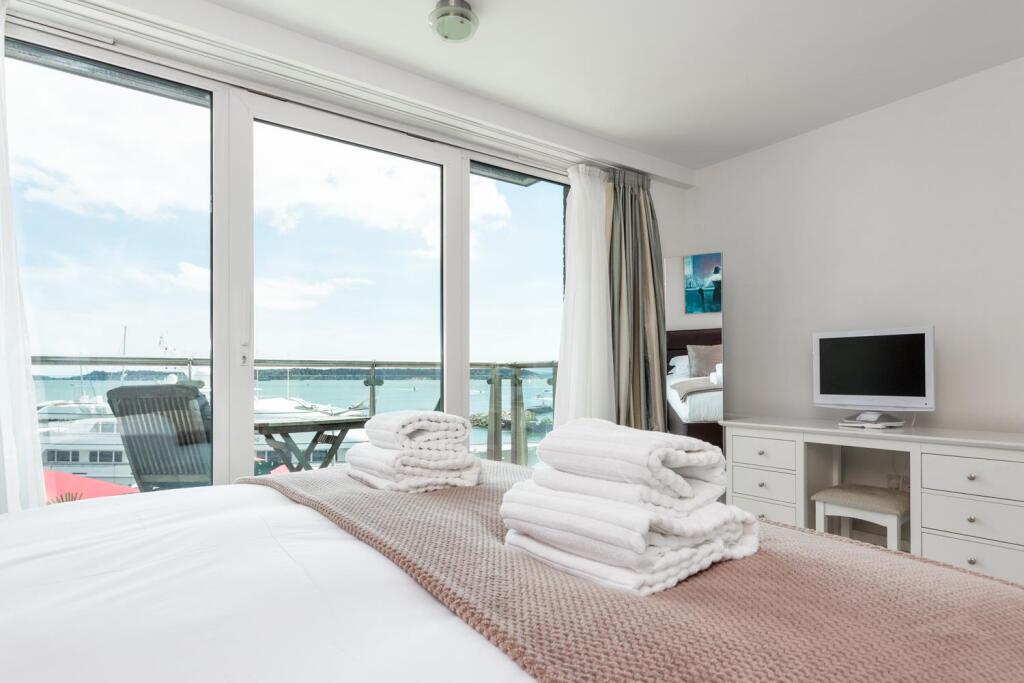 1 Dolphin Quays-8_web.jpg