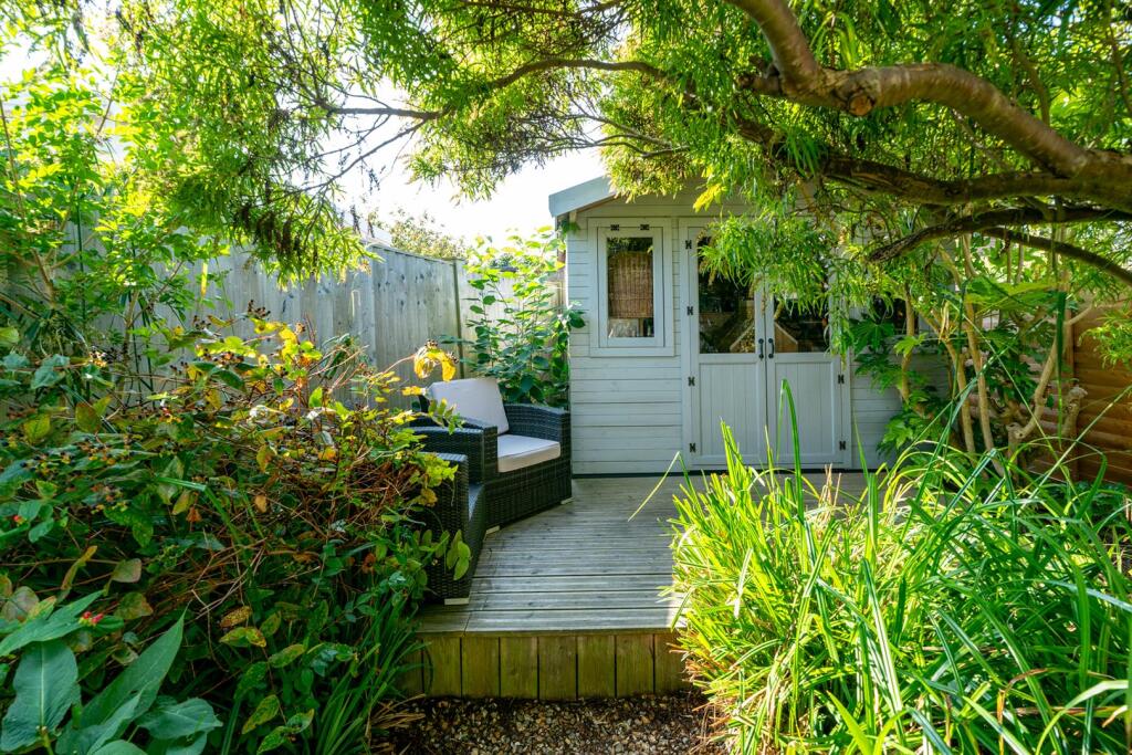 18 Glenville Avenue Final-50.jpg