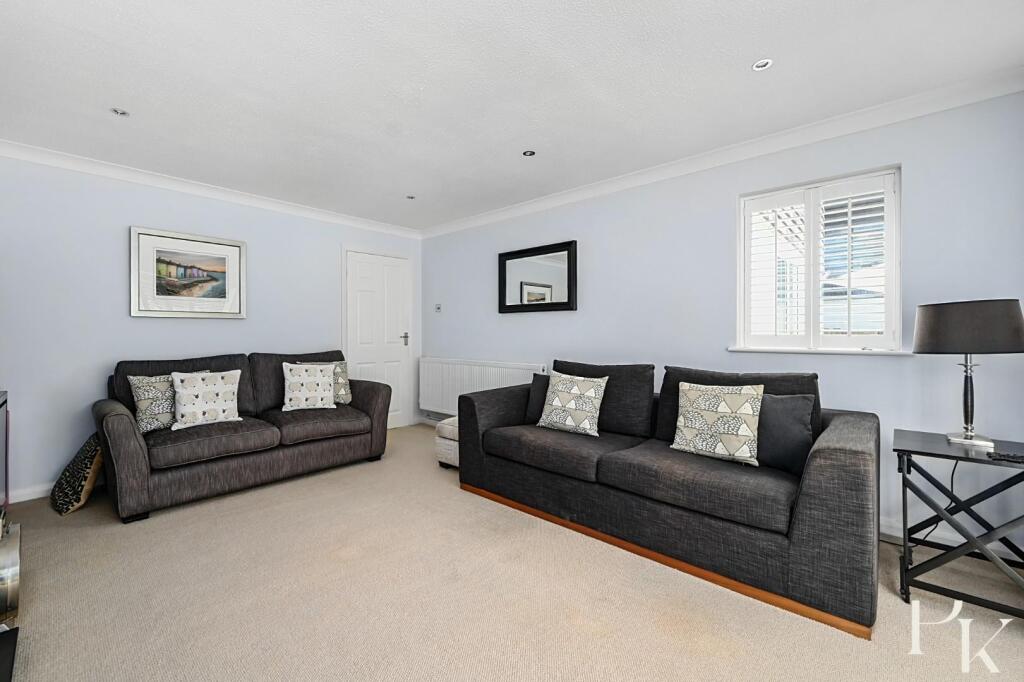 22 Hangleton Manor Close, BN3 (6).jpg