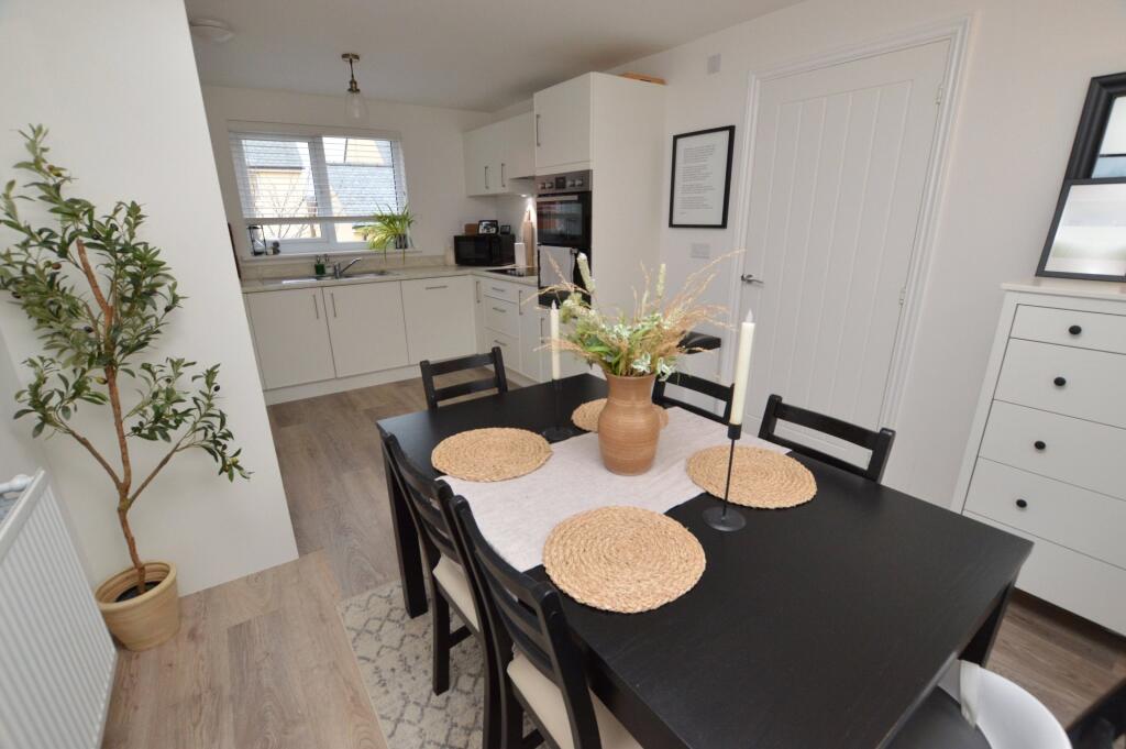 Kitchen/Dining Area