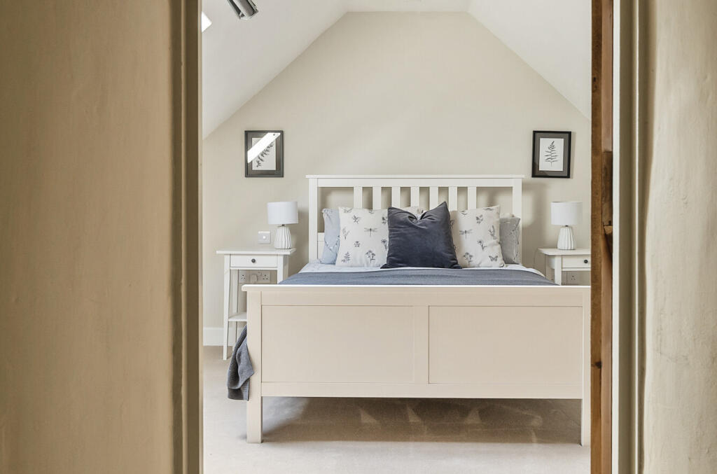 1310961-28-685991...