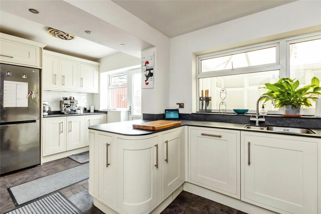 Fitted Kitchen