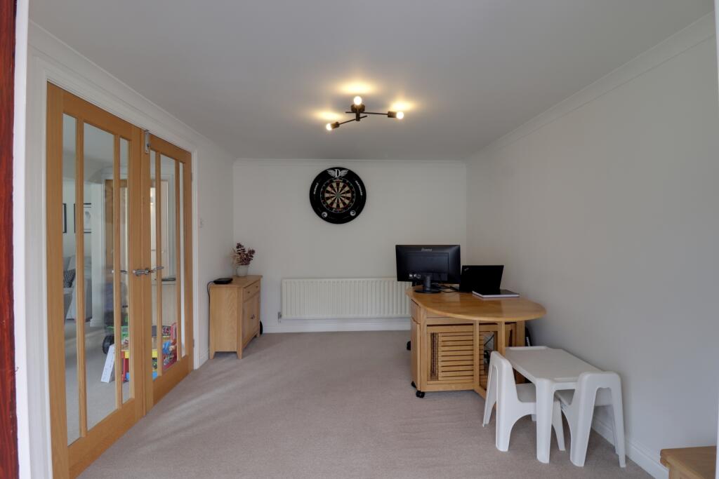 2nd lounge home office