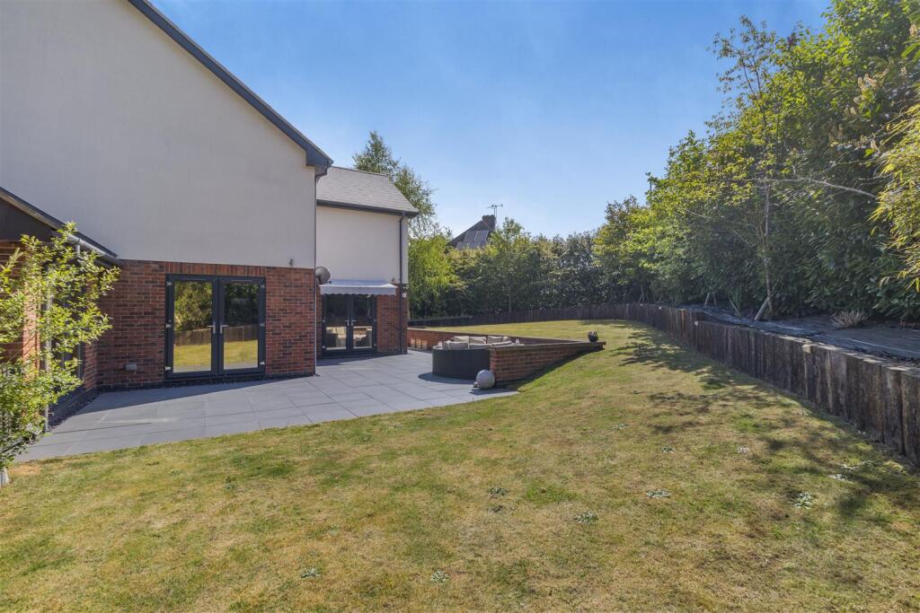 8646070-exterior09.jpg