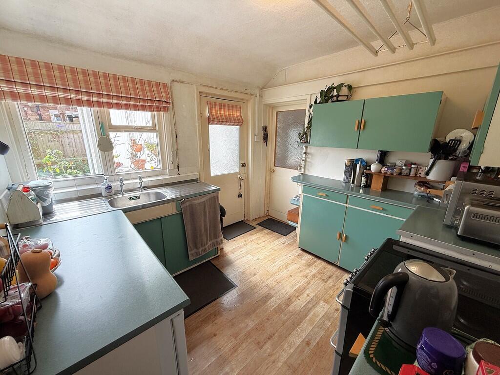 KITCHEN 1