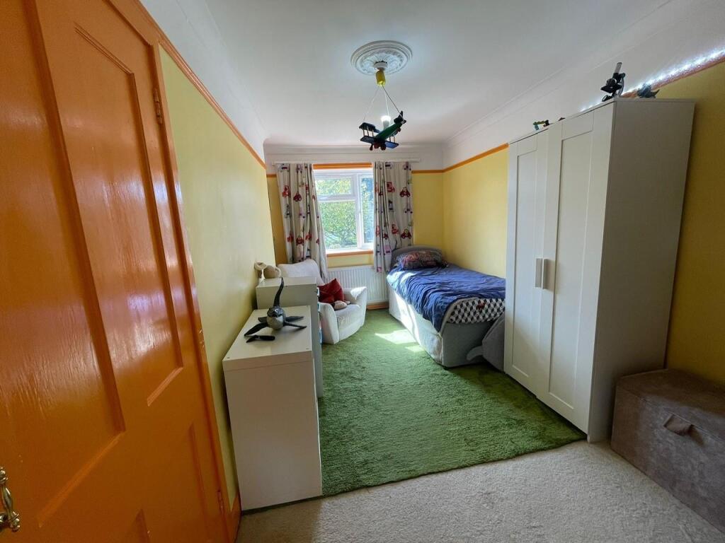 Bedroom 4.jpg